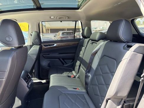 New 2026 Volkswagen Atlas SE FWD image 11