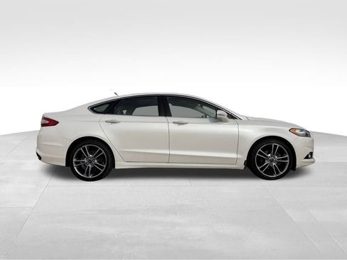 Used 2016 Ford Fusion Titanium image 2