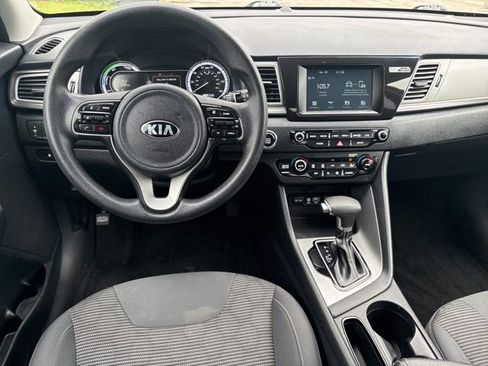 Used 2019 Kia Niro LX FWD image 3