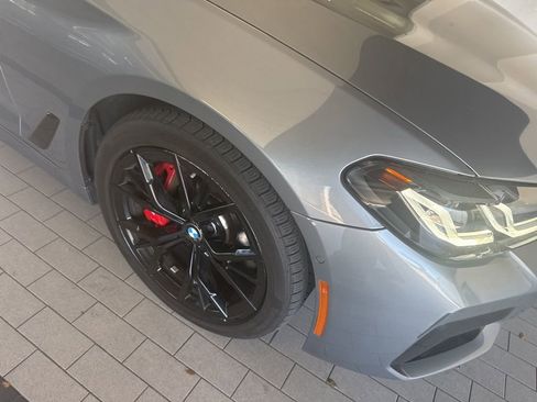 Used 2023 BMW 540i xDrive w/ M Sport Package image 3