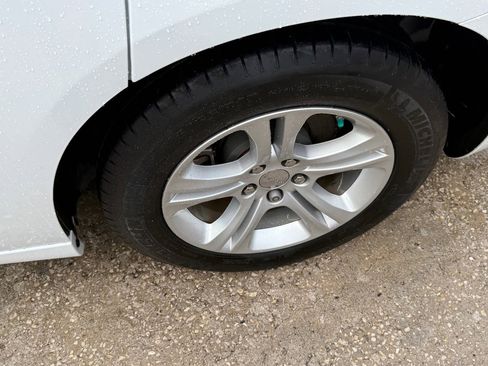 Used 2023 Dodge Charger SXT image 10