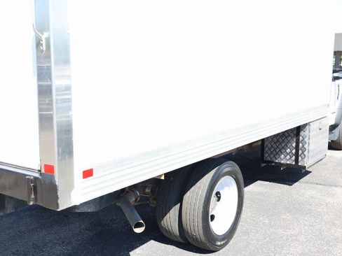 Used 2022 Ford F550 2WD Regular Cab Super Duty image 33