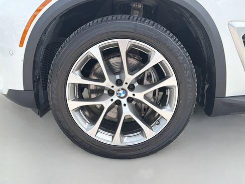 Used 2025 BMW X5 xDrive40i w/ Climate Comfort Package image 43