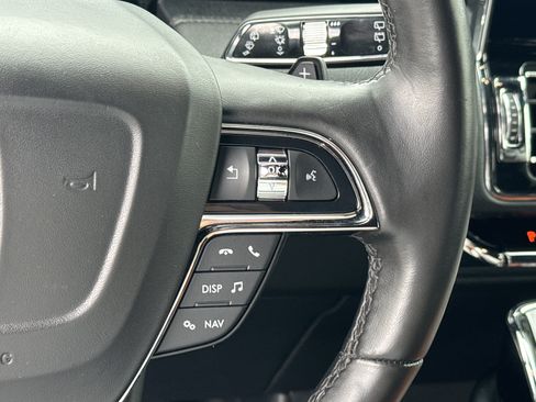 Used 2019 Lincoln Navigator Select w/ Cargo Package RWD image 32