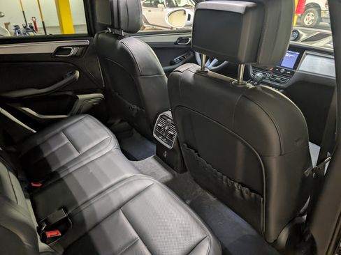 Used 2023 Porsche Macan image 26