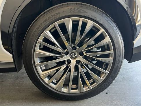 Used 2024 Lexus RZ 450e Premium AWD/4WD image 12