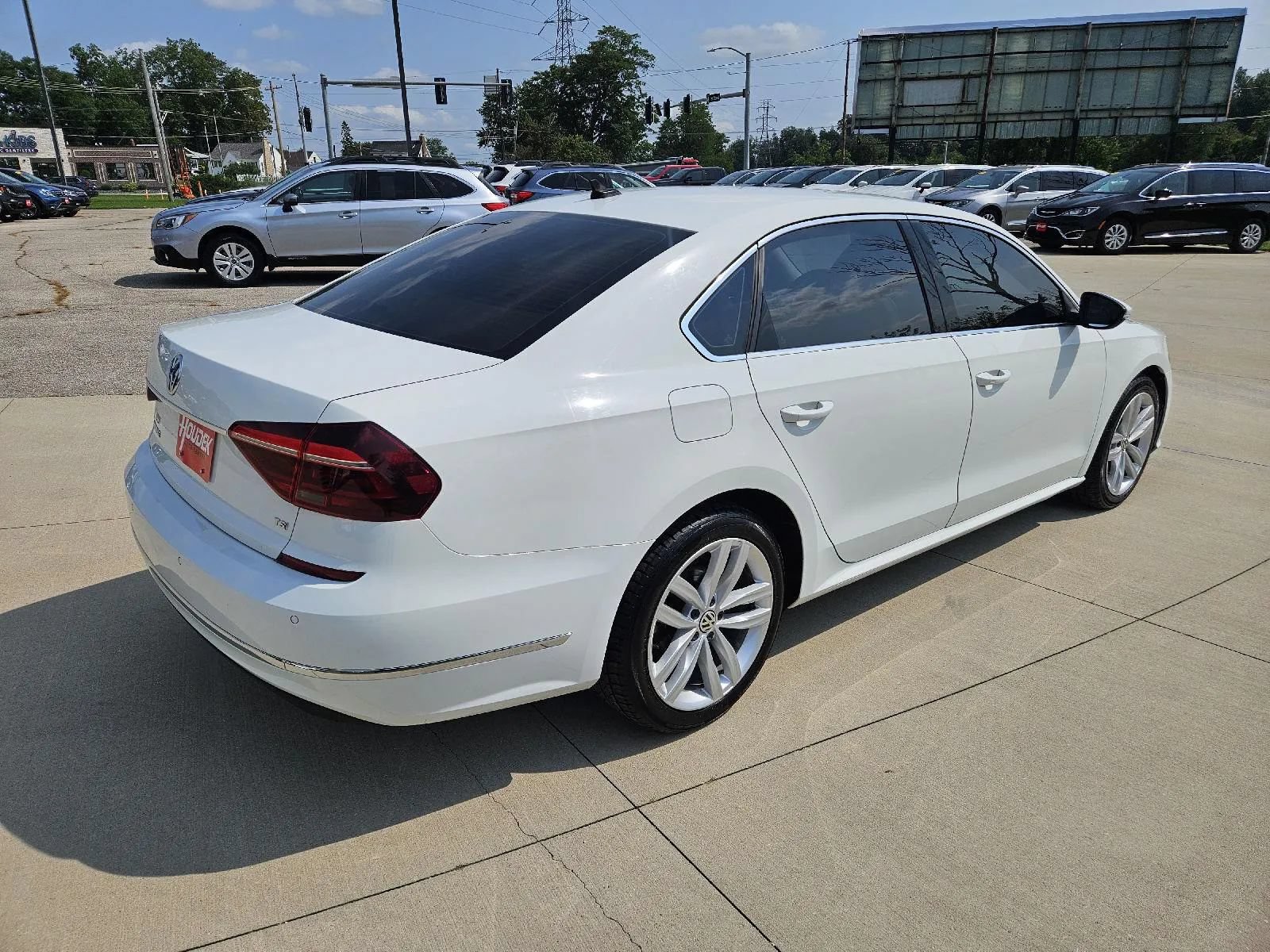 Used 2018 Volkswagen Passat 2.0T SE FWD image 5
