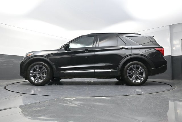 Used 2025 Ford Explorer Active w/ Active Comfort Package AWD/4WD image 34
