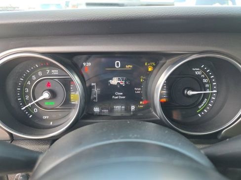 Used 2023 Jeep Wrangler Unlimited w/ Convenience Group AWD/4WD image 3
