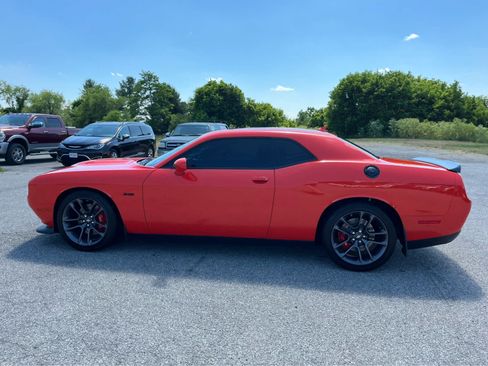 Used 2023 Dodge Challenger R/T RWD image 6