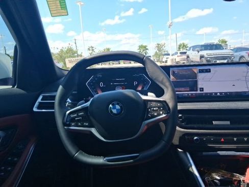 Used 2025 BMW 330i Sedan w/ Convenience Package RWD image 9
