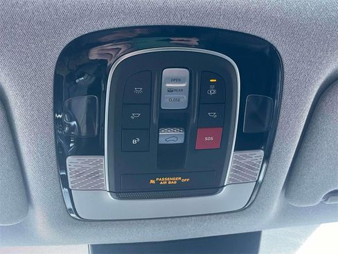 Used 2023 Hyundai Palisade Limited image 32