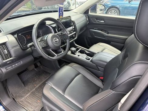 Used 2024 Nissan Pathfinder SL w/ Cargo Package AWD/4WD image 5