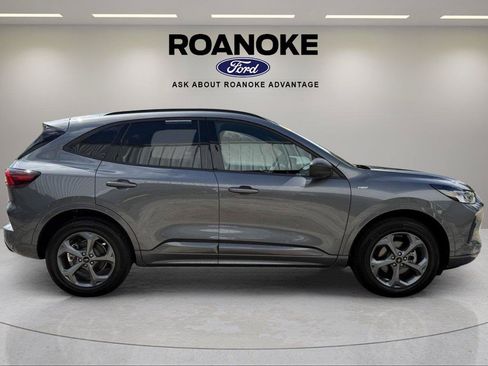 Used 2024 Ford Escape ST-Line w/ Tech Pack #1 AWD/4WD image 7
