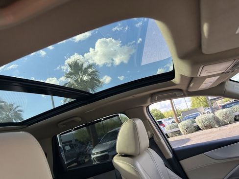 Certified 2023 Acura MDX FWD w/ Technology Package image 11