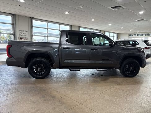 Used 2024 Toyota Tundra Limited AWD/4WD image 3