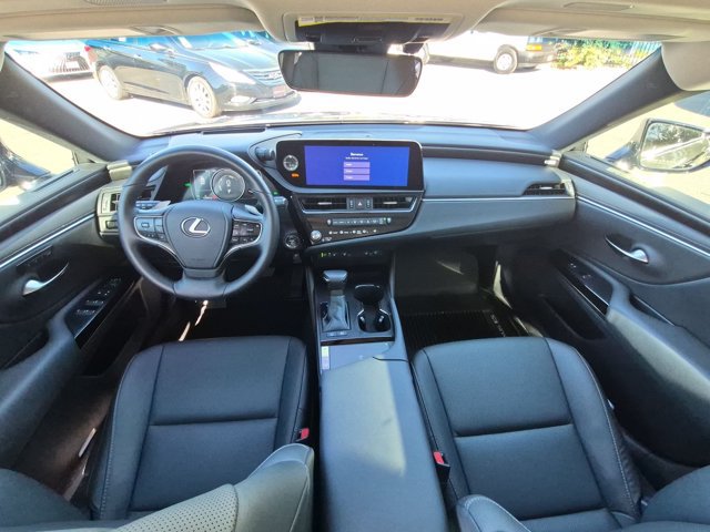 Used 2025 Lexus ES 300h w/ Premium Package FWD image 16