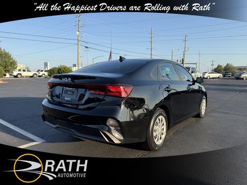 Used 2024 Kia Forte LX image 9