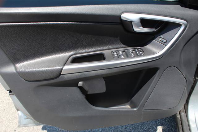 Used 2010 Volvo XC60 T6 AWD/4WD image 14