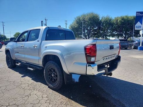 Used 2022 Toyota Tacoma SR5 RWD image 6