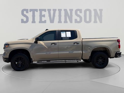 Used 2022 Chevrolet Silverado 1500 Custom Trail Boss w/ LPO, Dark Essentials Package AWD/4WD image 2