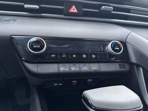 Used 2022 Hyundai Elantra SEL image 28