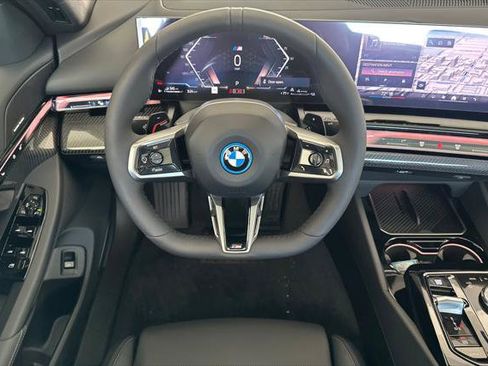 New 2026 BMW 550e xDrive T image 13