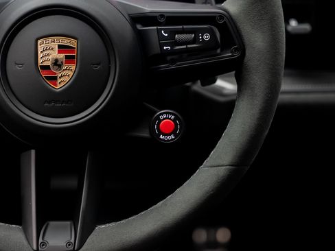 Used 2024 Porsche Cayenne Turbo GT image 47