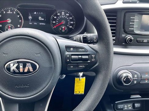 Used 2017 Kia Sorento LX FWD image 18