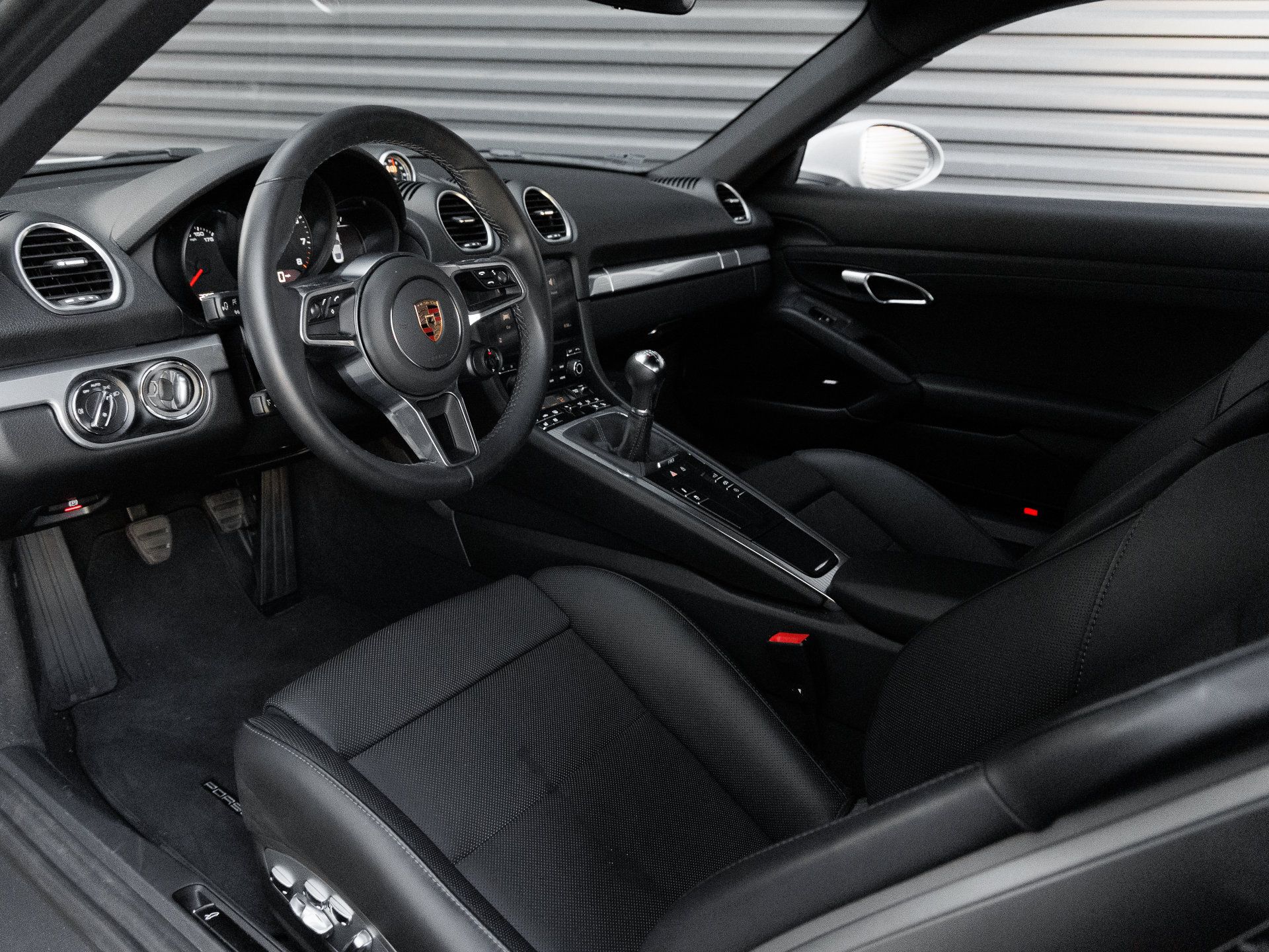 Certified 2025 Porsche 718 Cayman RWD image 4