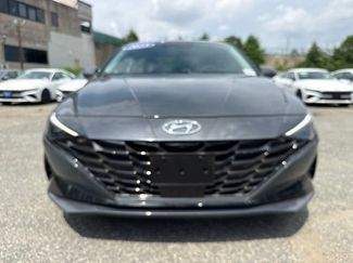 Used 2023 Hyundai Elantra Limited FWD video 2