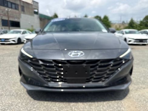 Used 2023 Hyundai Elantra Limited FWD image 2