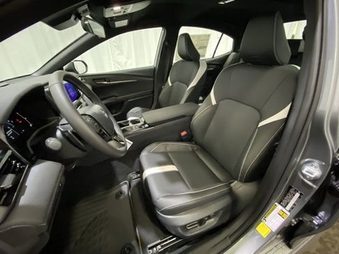 New 2026 Toyota Camry SE image 9