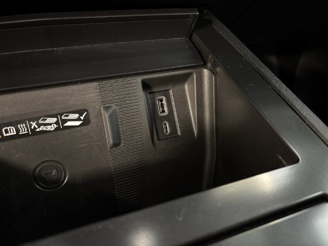Certified 2026 GMC Hummer EV SUV AWD/4WD image 30