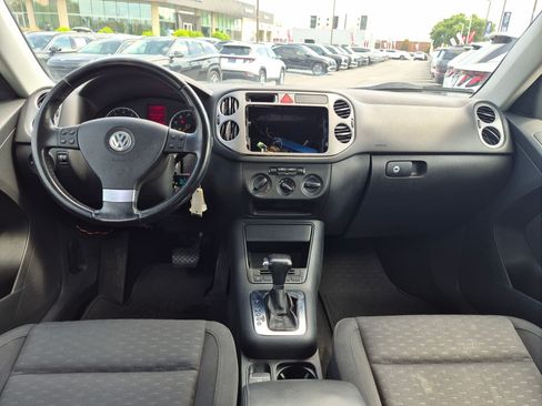 Used 2009 Volkswagen Tiguan SE AWD/4WD image 25