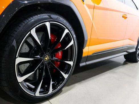 Used 2021 Lamborghini Urus AWD/4WD image 22