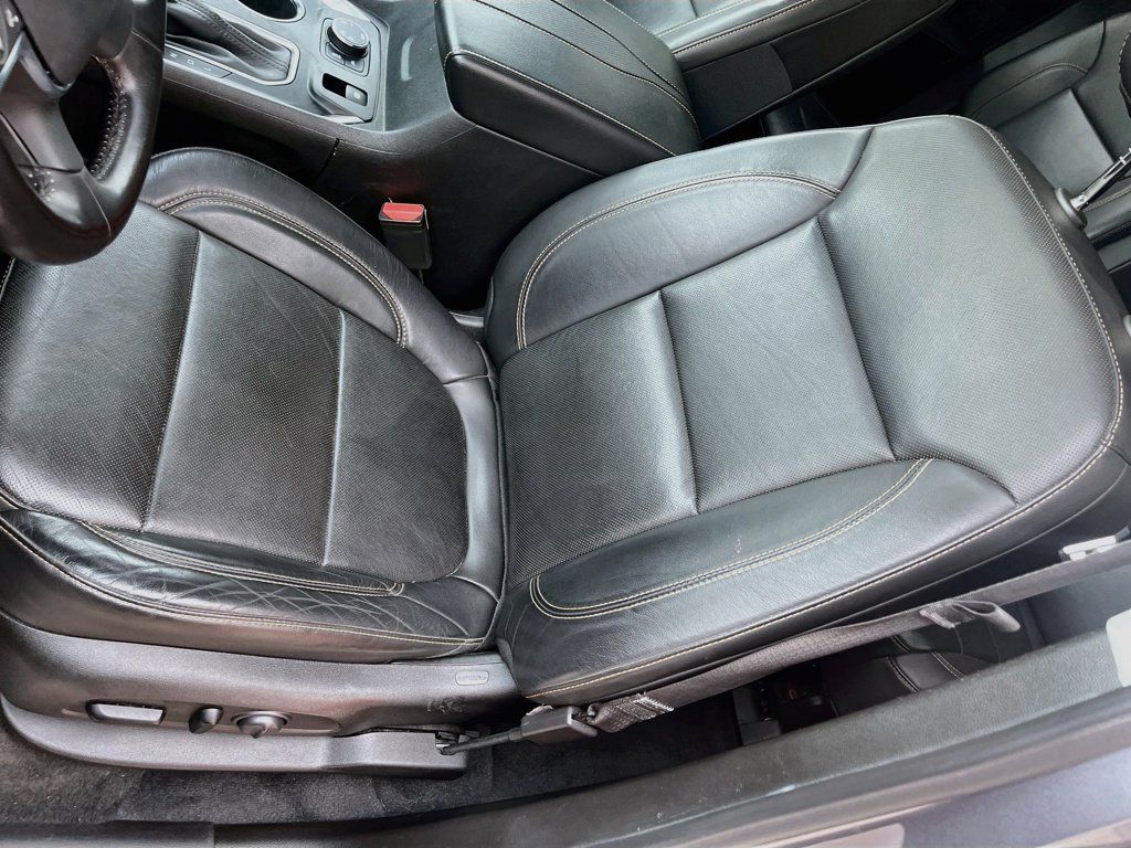 Used 2021 Chevrolet Traverse Premier w/ LPO, Blackout Package AWD/4WD image 20