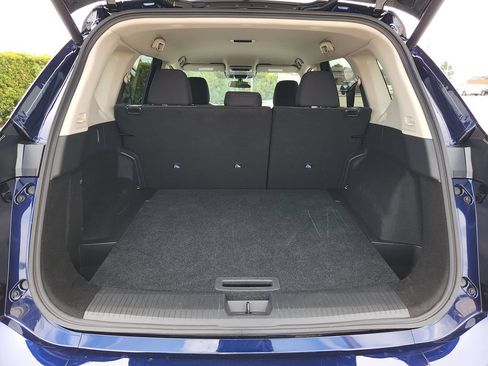 Used 2026 Nissan Rogue SV FWD image 14