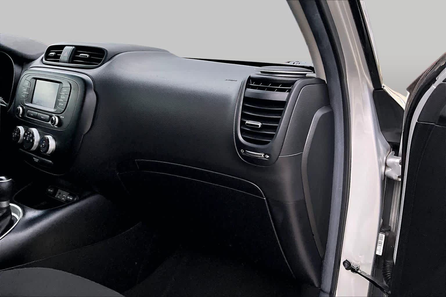 Used 2019 Kia Soul FWD image 13