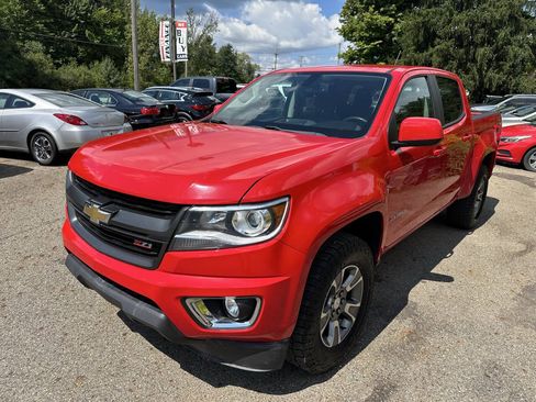 Used 2018 Chevrolet Colorado Z71 AWD/4WD image 2