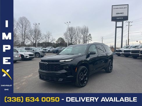 Used 2024 Chevrolet Traverse RS w/ LPO, Floor Liner Package image 1