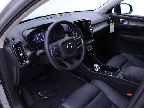 Certified 2026 Volvo XC40 B5 Plus w/ Protection Package Premier image 6