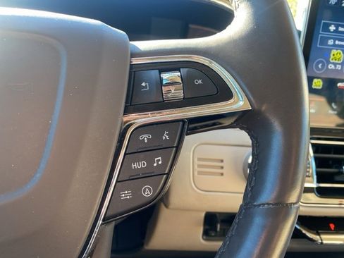 Used 2023 Lincoln Navigator Reserve image 14