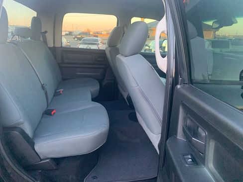 Used 2018 RAM 2500 Tradesman w/ Chrome Appearance Group image 13