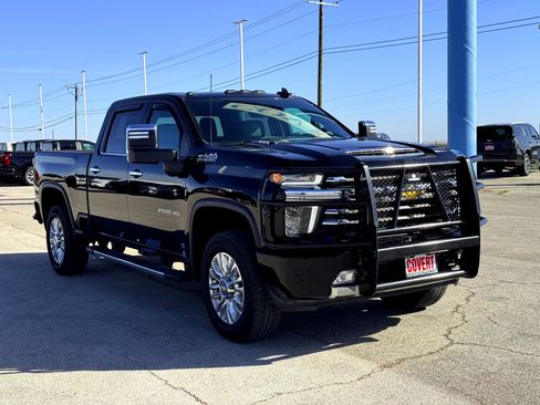 Used 2023 Chevrolet Silverado 2500 High Country w/ Z71 Off-Road Package image 5