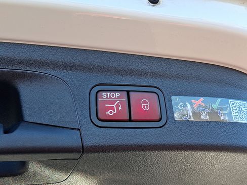 Certified 2026 Mercedes-Benz GLE 350 4MATIC image 31