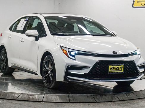 Used 2024 Toyota Corolla SE image 5