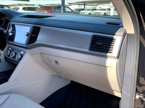 Used 2019 Volkswagen Atlas SE FWD image 19