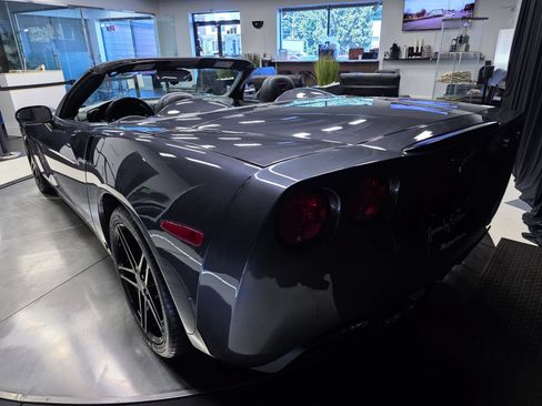 Used 2009 Chevrolet Corvette Convertible w/ Preferred Equipment Group RWD image 12