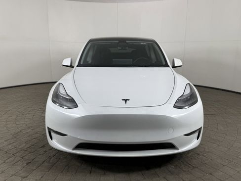 Used 2023 Tesla Model Y Performance image 2